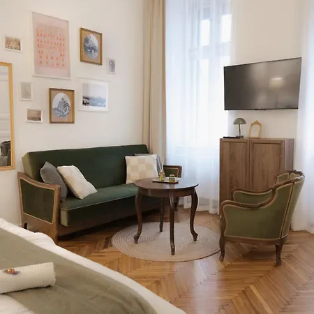 New - Golden Apartment *