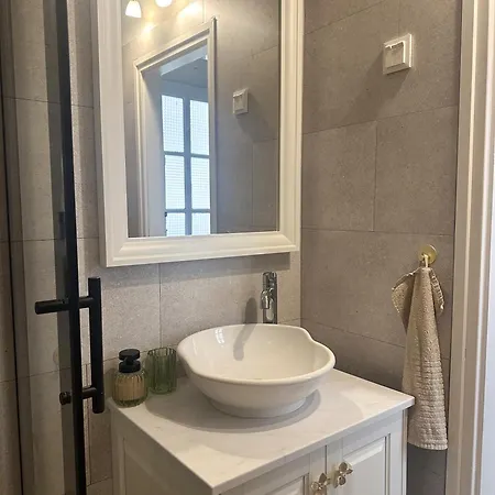 New - Golden * Budapest